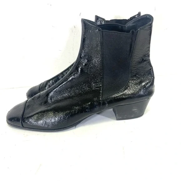 Chanel blacker Patent leather ankle boots size 40